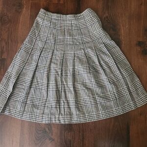 Vintage Gray and Black A-Line Knee-Length Pleated Skirt Women's Petite Size 8p